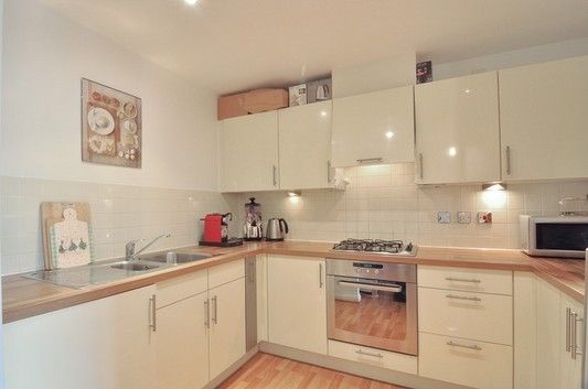 Property photo 2 of 6 Kitchen