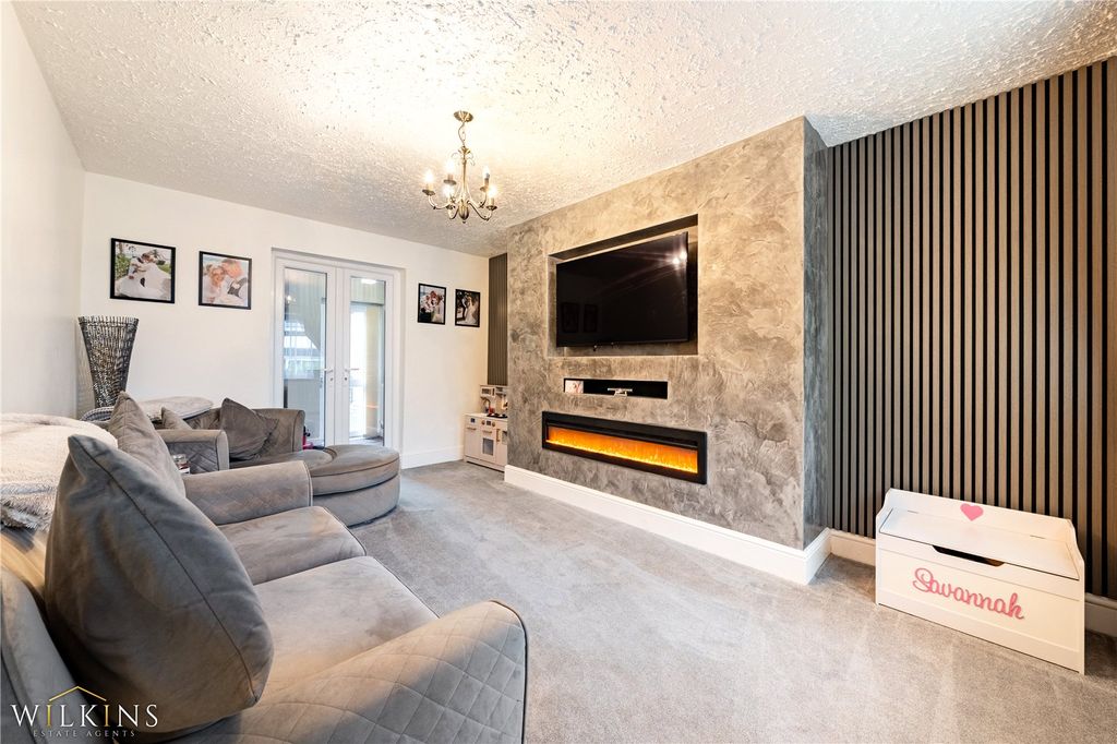 Property photo 2 of 34 Picture No. 18