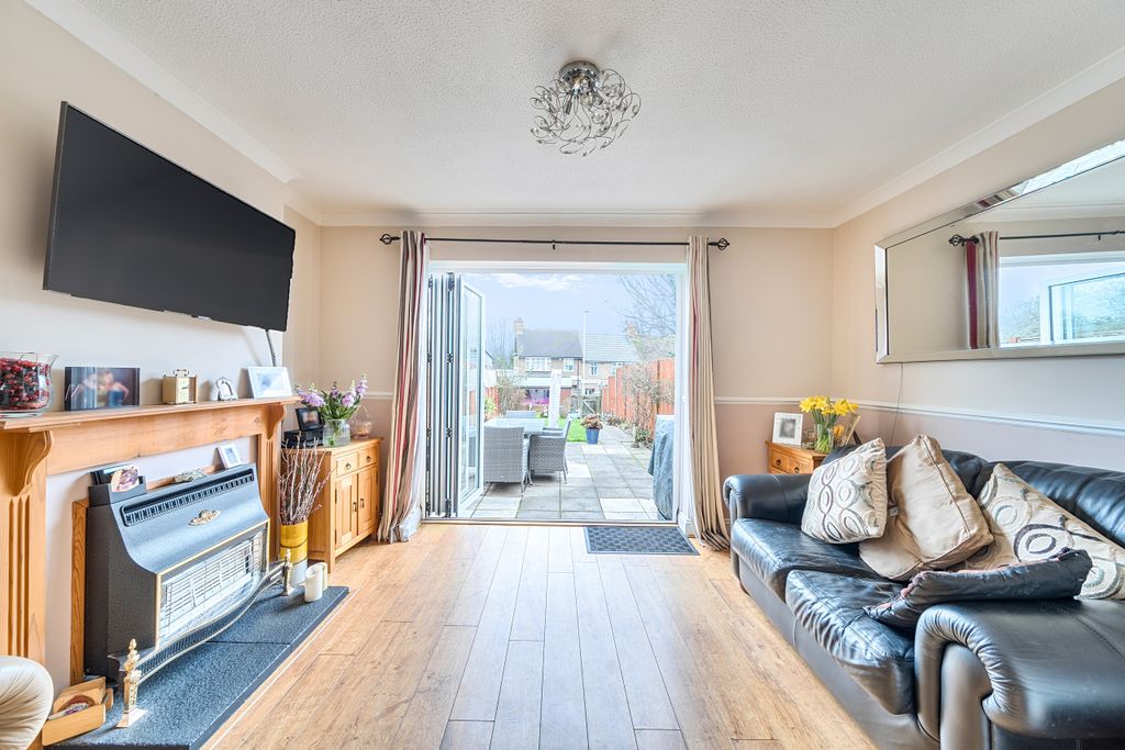 Property photo 1 of 10 1403427-22-697792c0Dd557