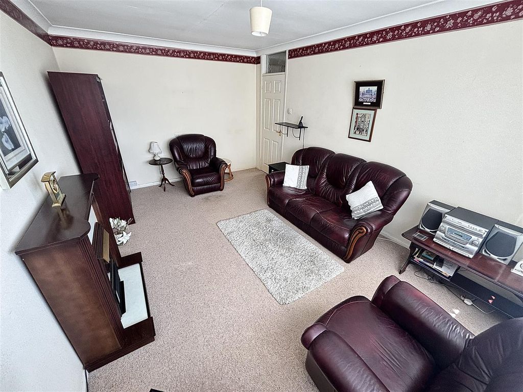 Property photo 3 of 9 Living Room