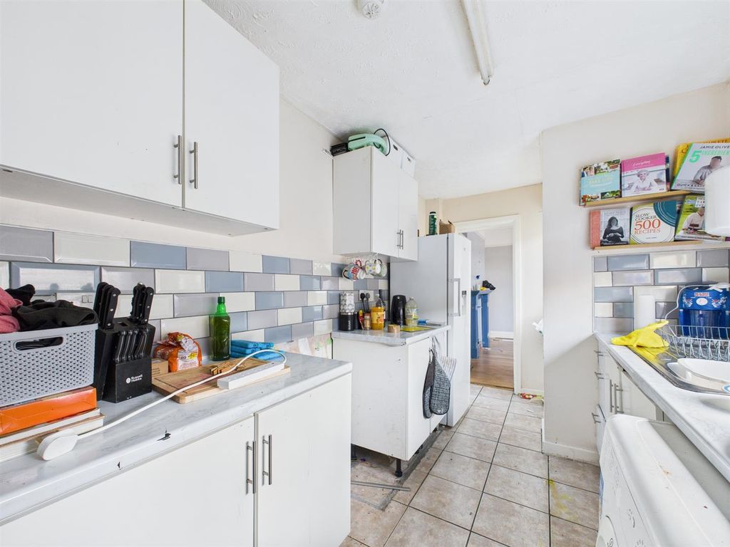 Property photo 3 of 36 Cam03604G0-Pr0145-Still041.Jpg