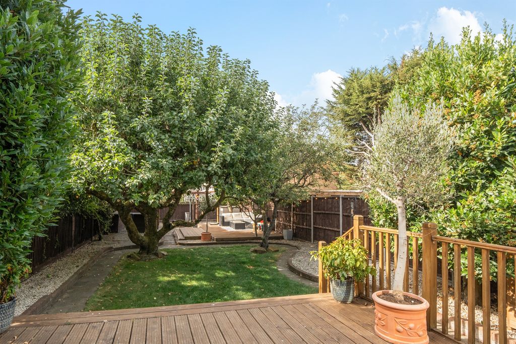 Property photo 2 of 13