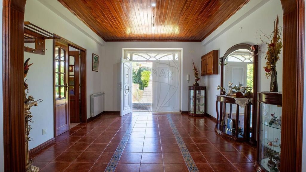Property photo 1 of 41