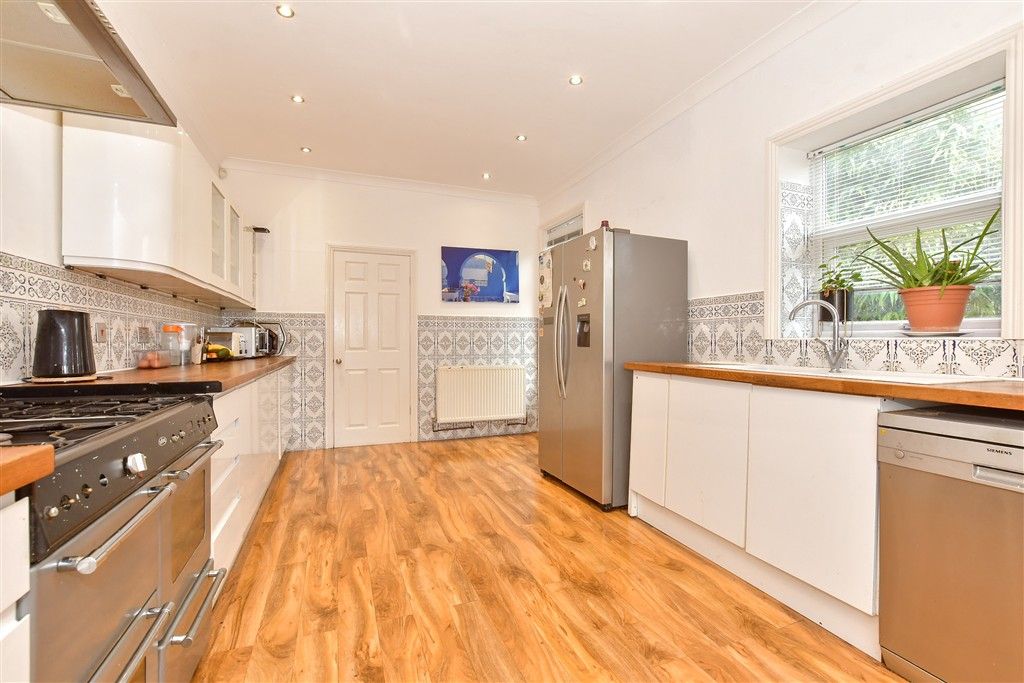 Property photo 2 of 15 Kitchen/ Breakfast Room