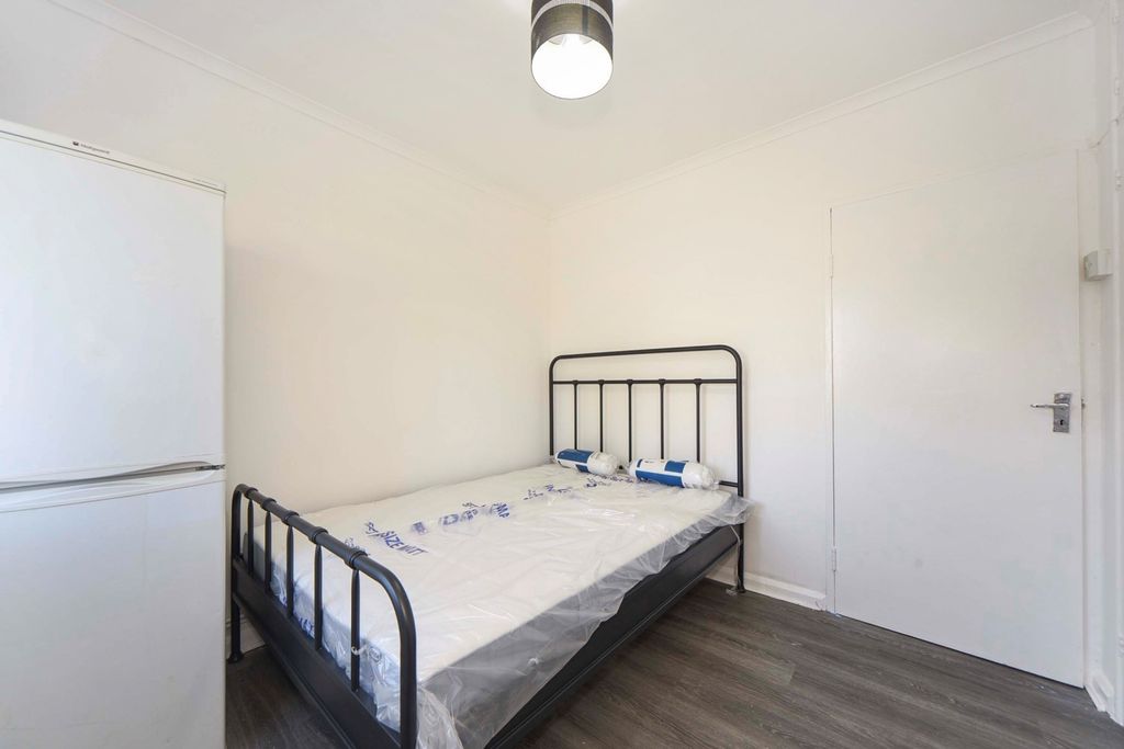 Property photo 2 of 11 A3B935F4-835A-F11...