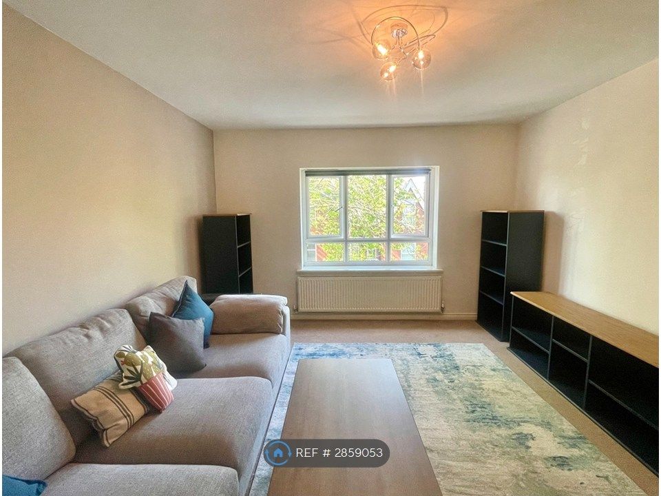 Property photo 3 of 21 Living Room