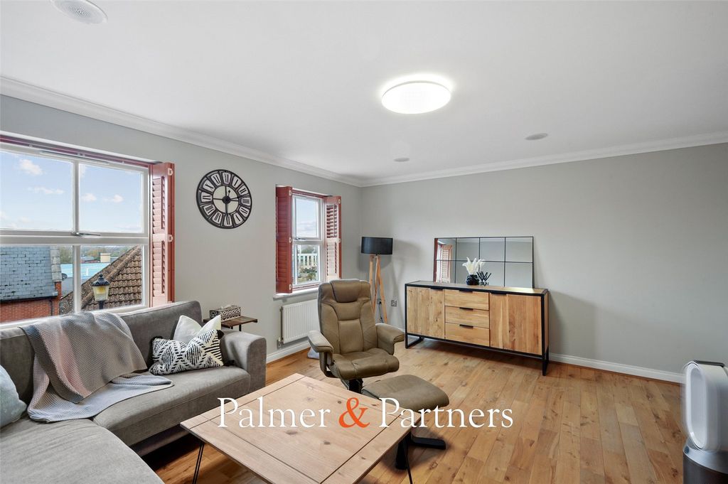 Property photo 3 of 24 Picture No. 12