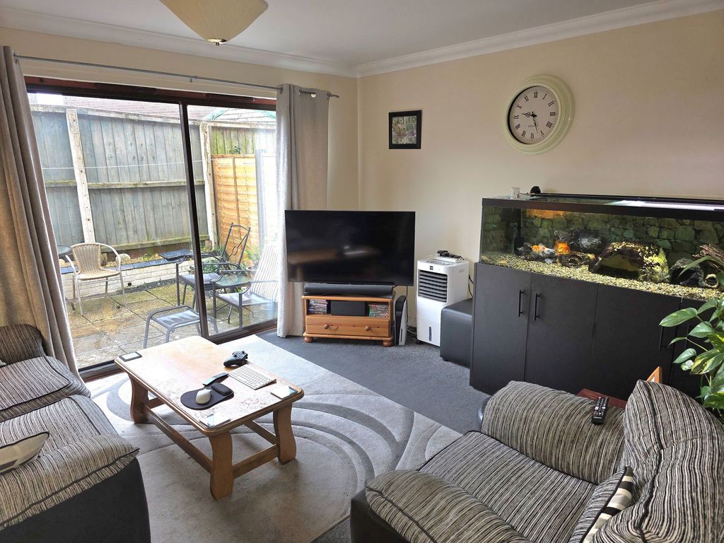 Property photo 3 of 11