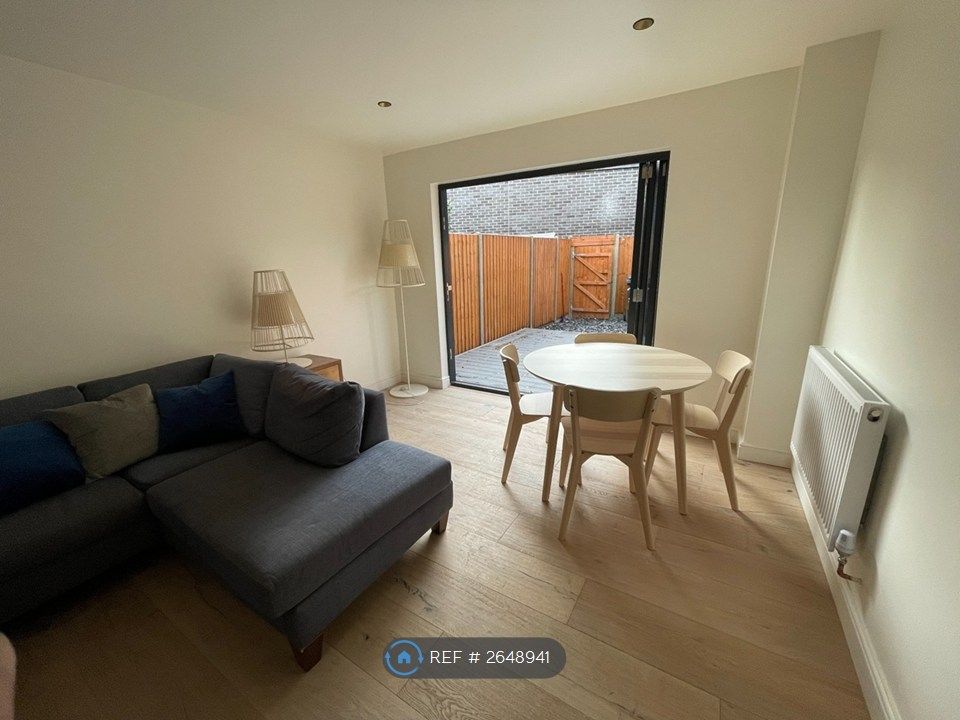 Property photo 2 of 12 Living/Dining