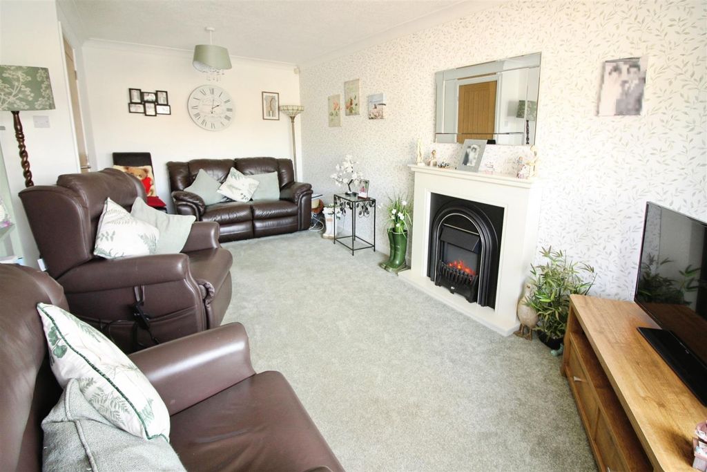 Property photo 2 of 13 Living Room