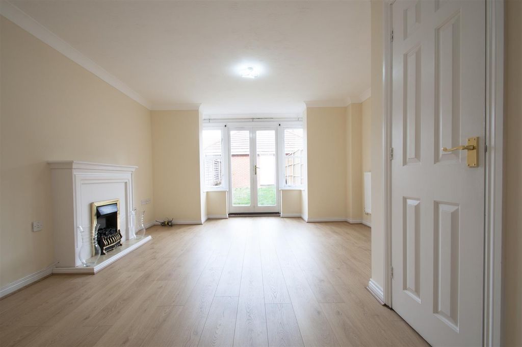 Property photo 2 of 12 Hurworth05.Jpg