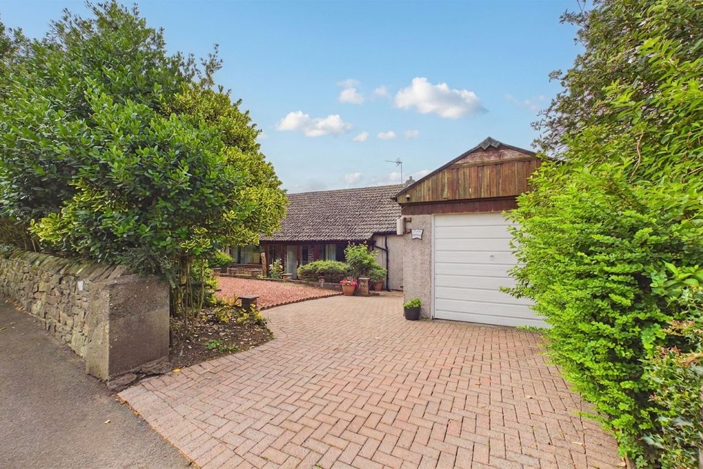 Property photo 1 of 25