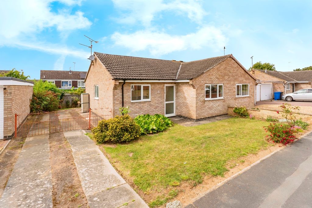 Property photo 2 of 17