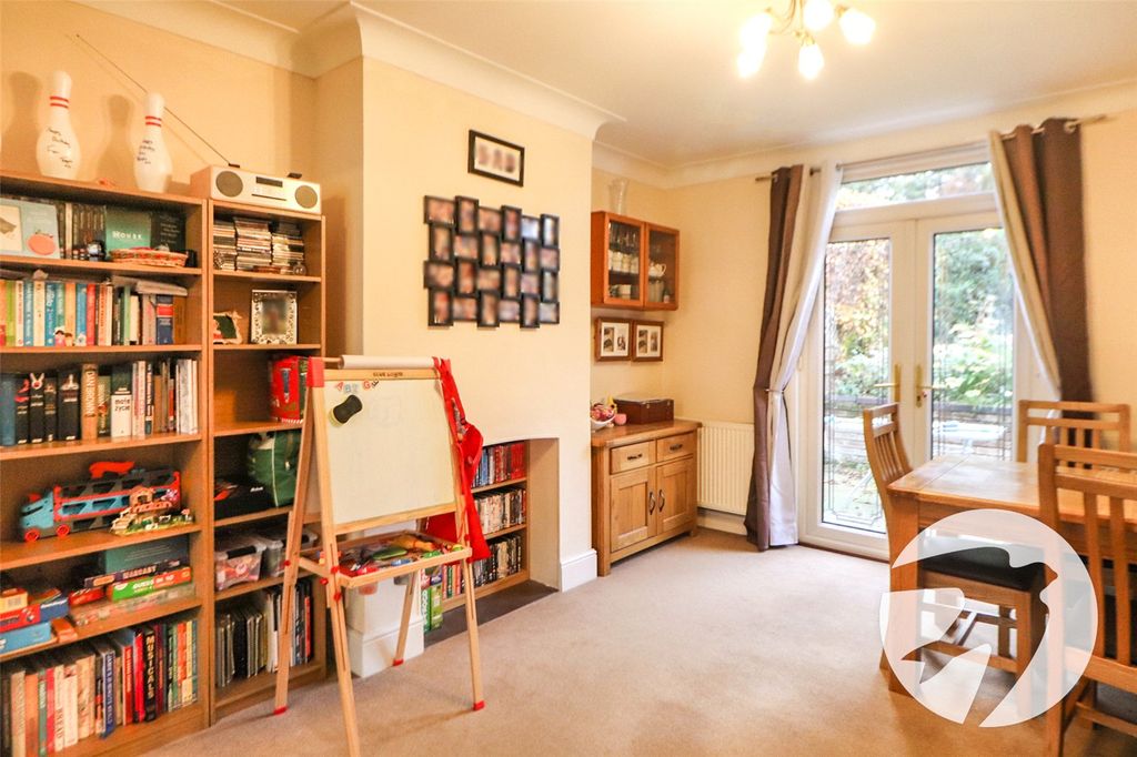 Property photo 3 of 18 Picture No. 14