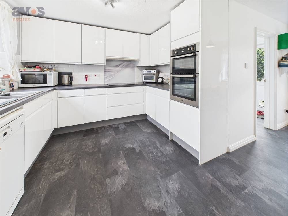 Property photo 3 of 27 4106406