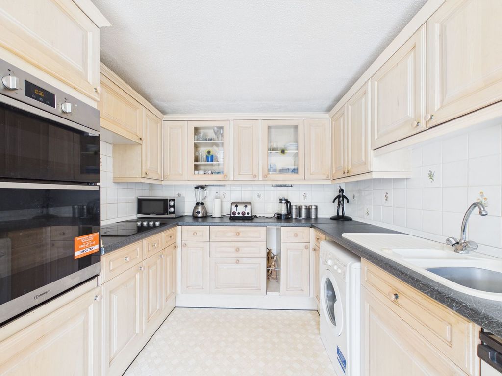 Property photo 3 of 16