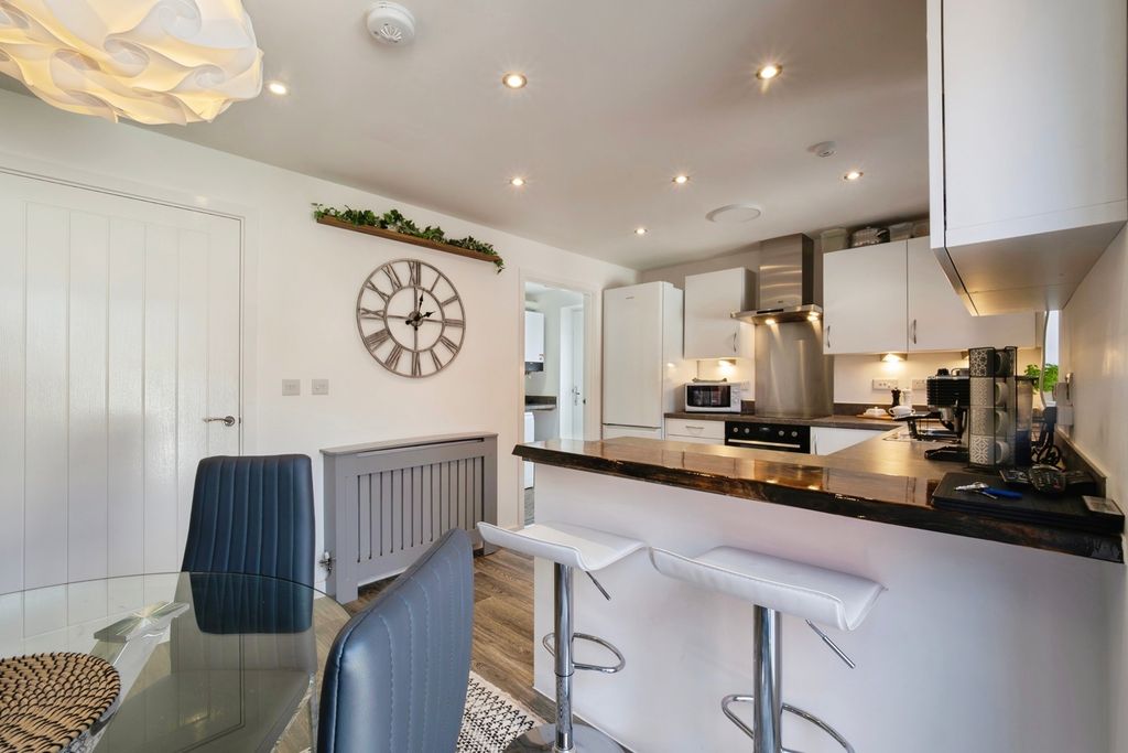 Property photo 3 of 17 Photo