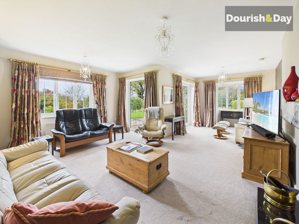 Property photo 3 of 41