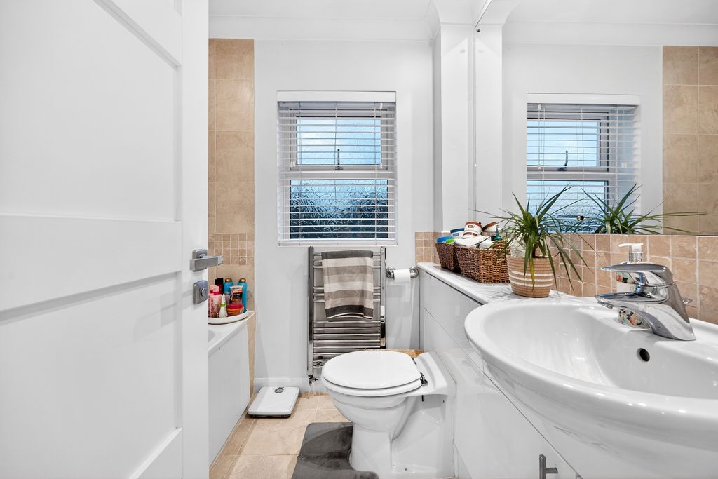 Property photo 3 of 20