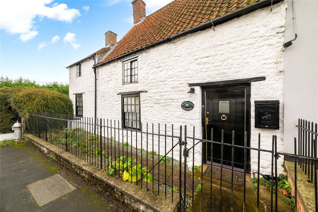 Property photo 1 of 28 Outside