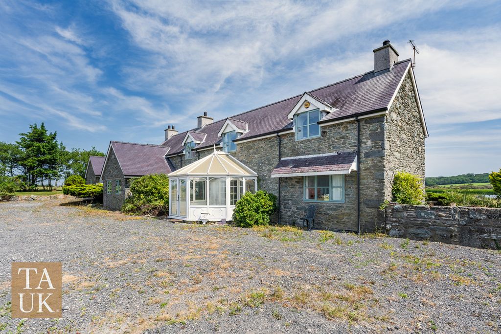Property photo 1 of 29
