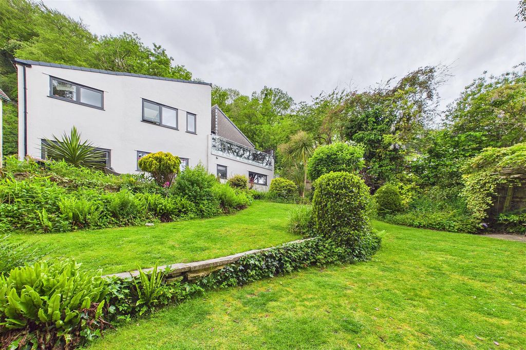 Property photo 1 of 24