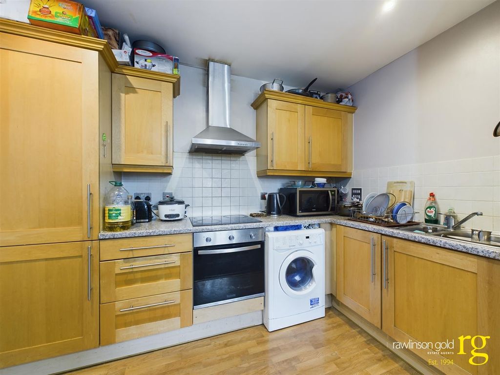 Property photo 3 of 8 Cam02900G0-Pr0050-Still004.Jpg