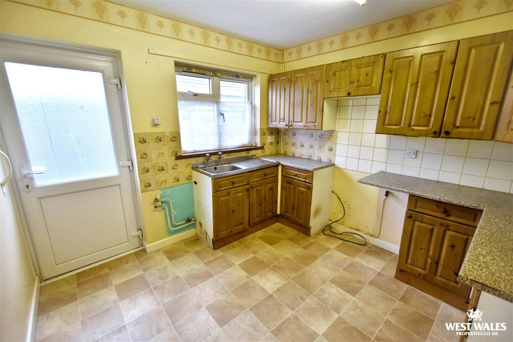 Additional image 8 of 3 bed detached bungalow for saleVicarage Fields, Pembroke SA71