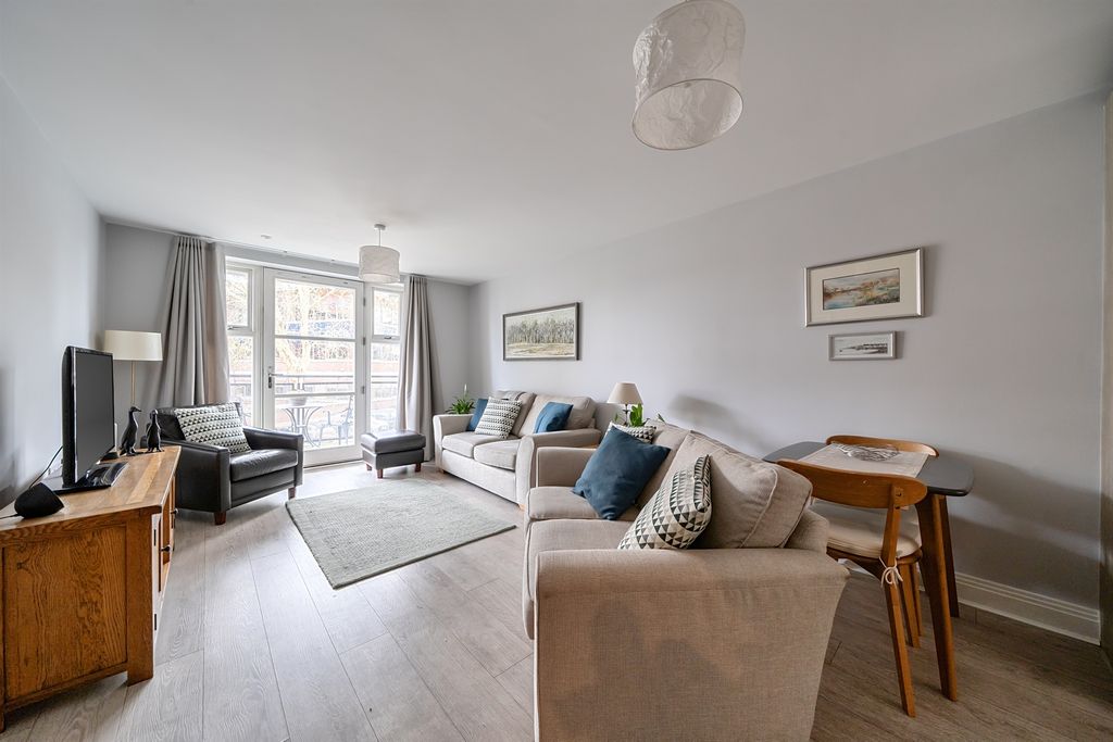 Property photo 3 of 13