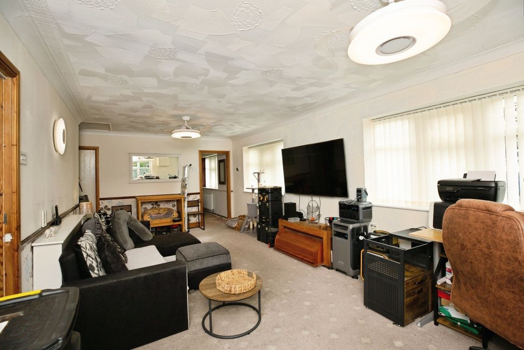 Property photo 2 of 13 Image 1