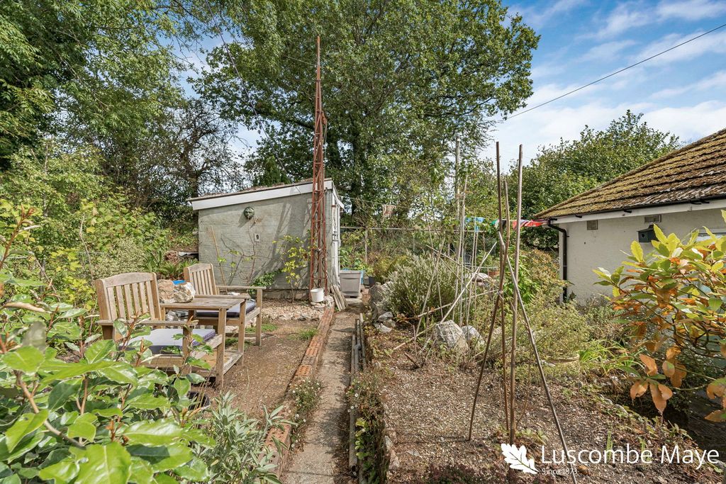 Property photo 3 of 18