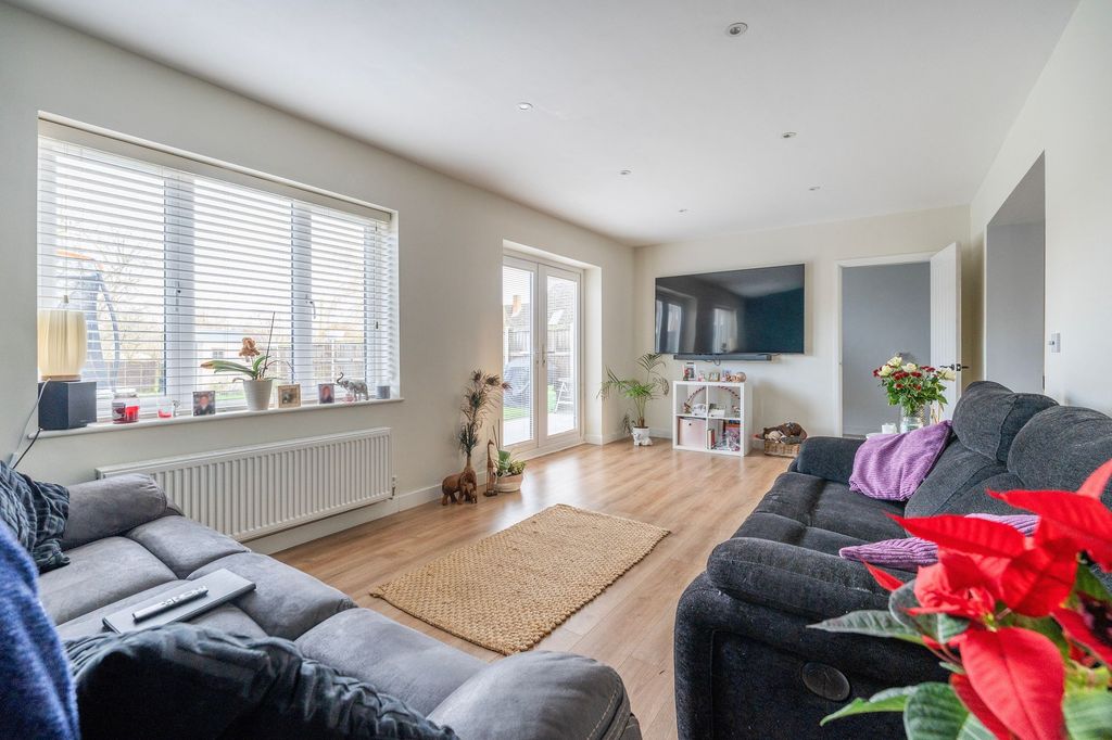 Property photo 3 of 20