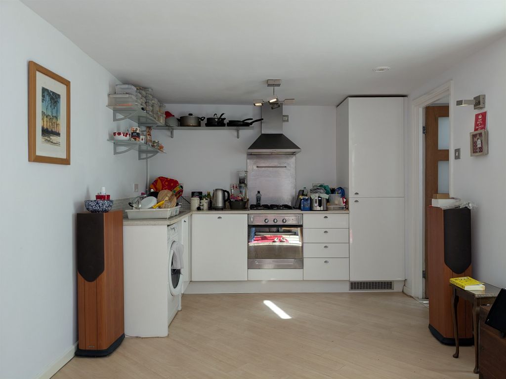 Property photo 2 of 25