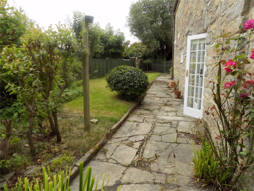 Property photo 1 of 7 Picture No. 10
