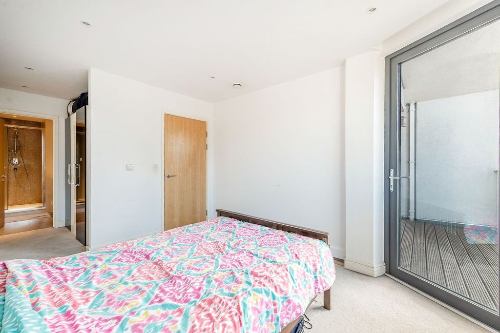 Additional image 9 of 3 bed flat for saleEdgwarebury Lane, Edgware HA8