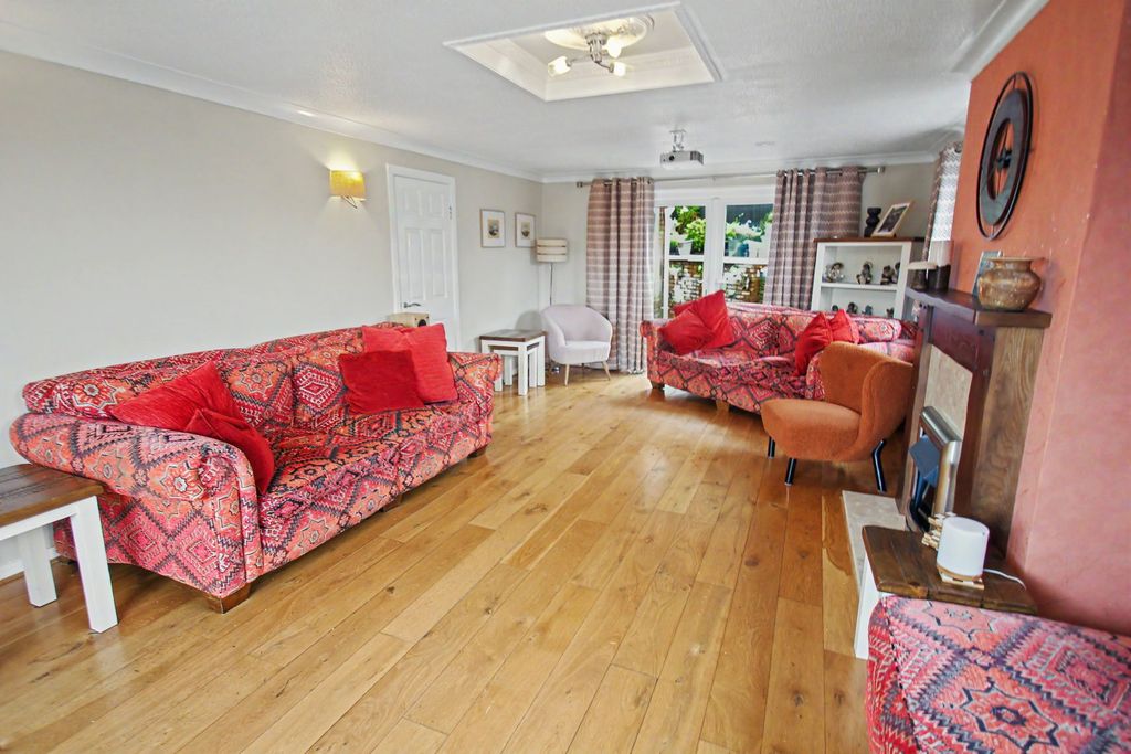 Property photo 2 of 30