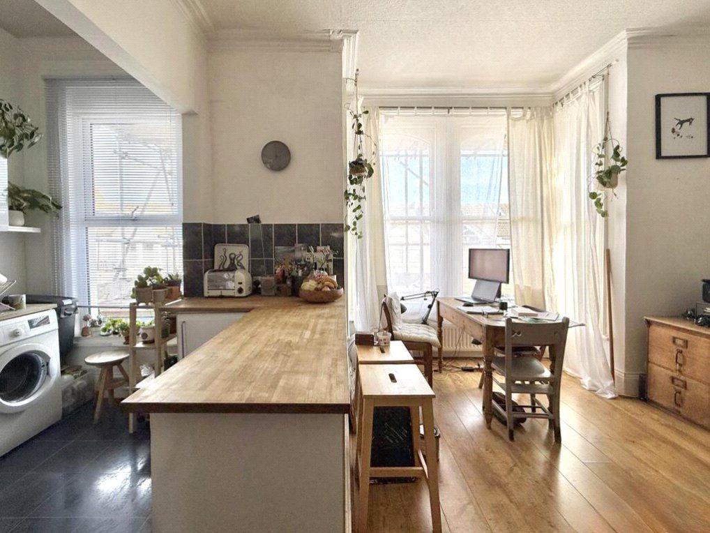 Property photo 1 of 6 Picture No. 18