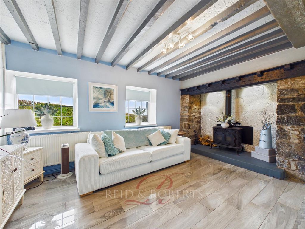 Property photo 3 of 39 Cam04884G0-Pr0132-Still001.Jpg