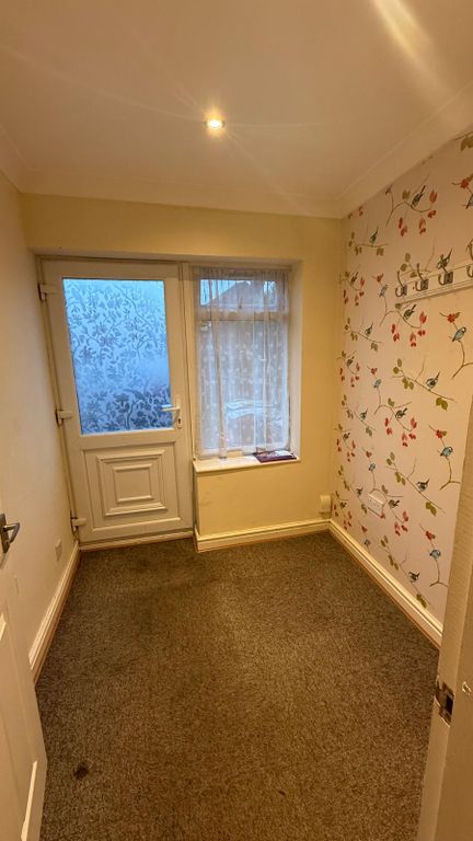 Property photo 3 of 35 Reception 1