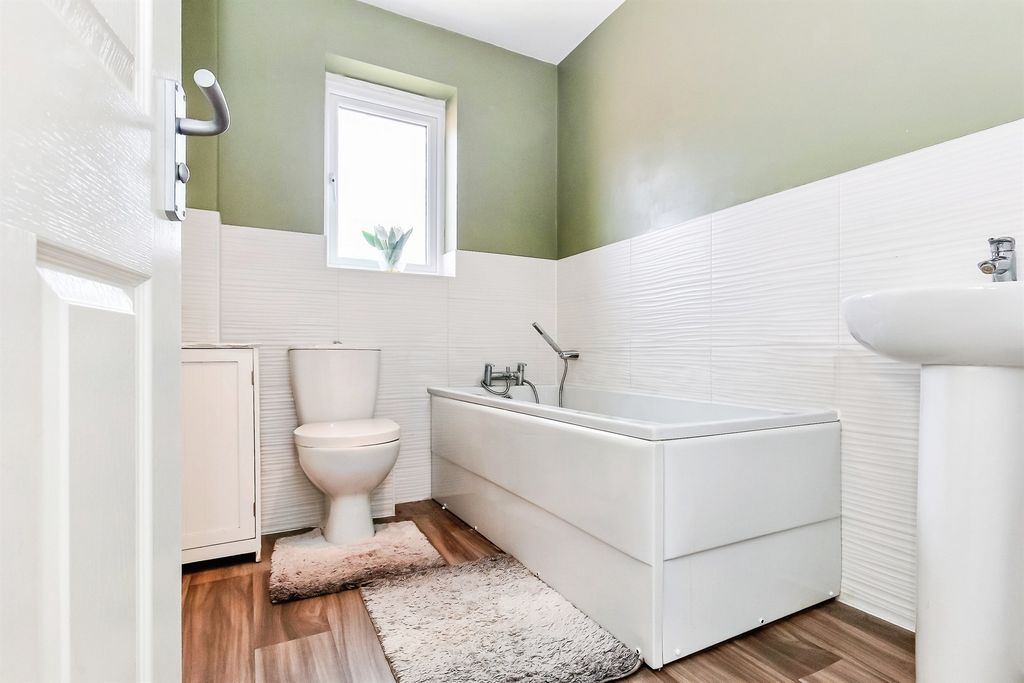 Property photo 3 of 24 Family Bathroom