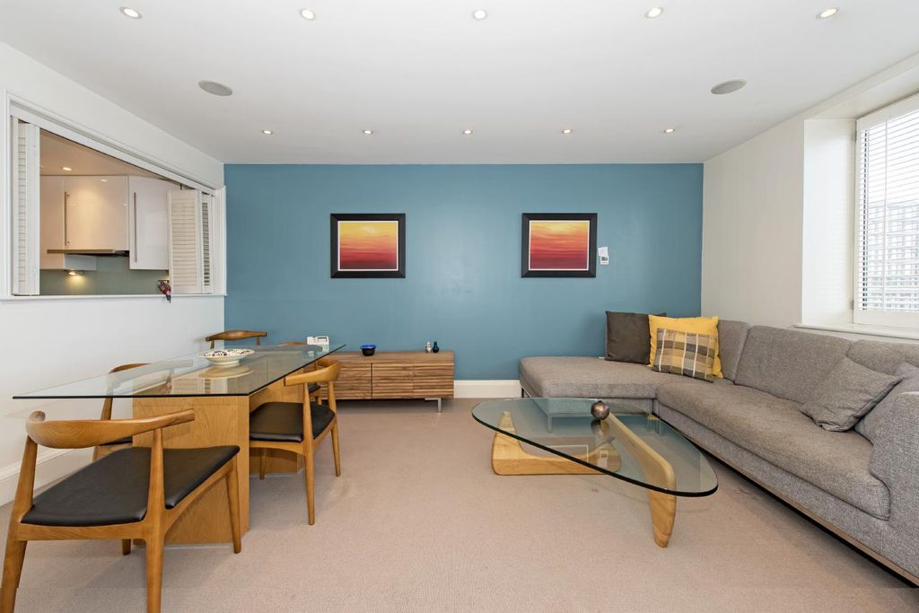 Property photo 3 of 15 Picture 3