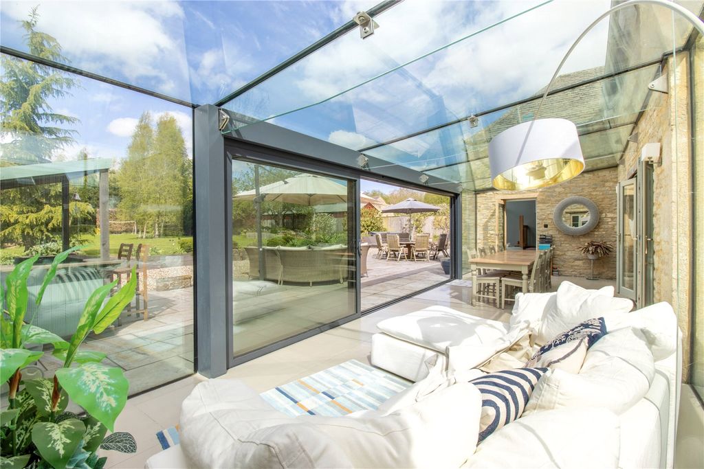 Property photo 3 of 25 Picture No. 12