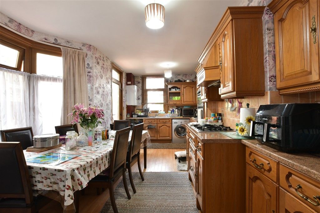 Property photo 2 of 8 Kitchen/ Breakfast Room