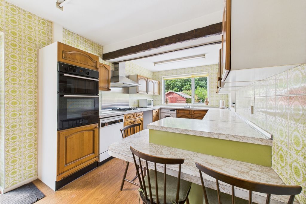 Property photo 2 of 18 Kitchen