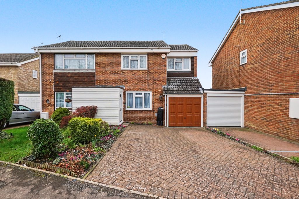 Property photo 1 of 12 4579040