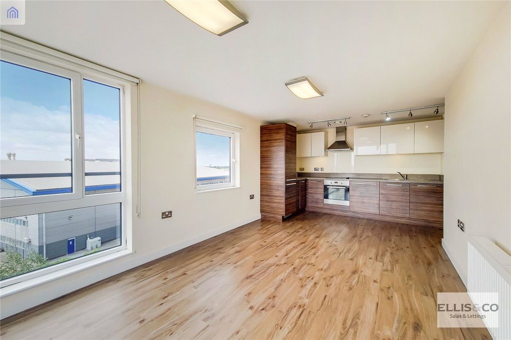 Property photo 2 of 11 Picture No. 08