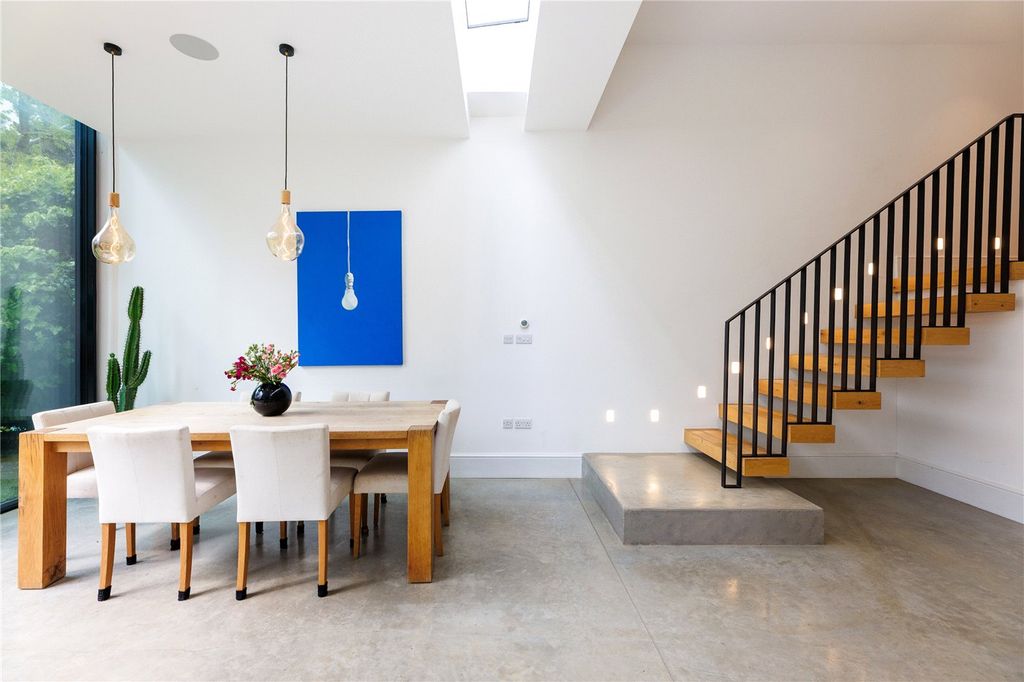 Property photo 2 of 17 Picture No. 42