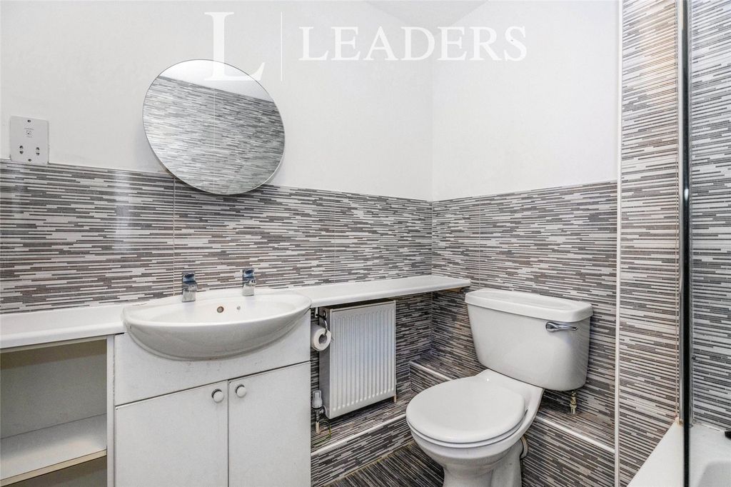 Property photo 3 of 15 Bathroom
