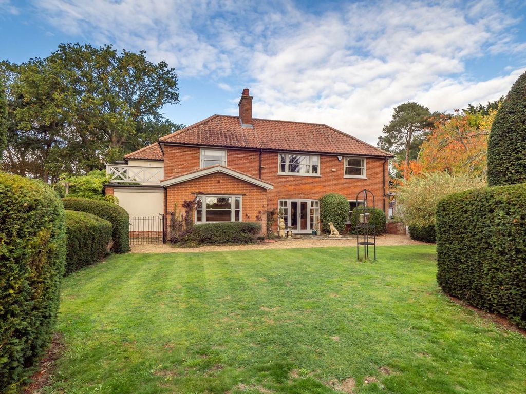 Property photo 1 of 32
