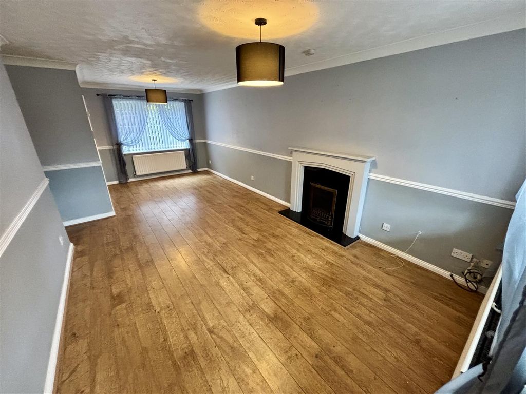 Property photo 3 of 12 Open Plan Living And Dining Room